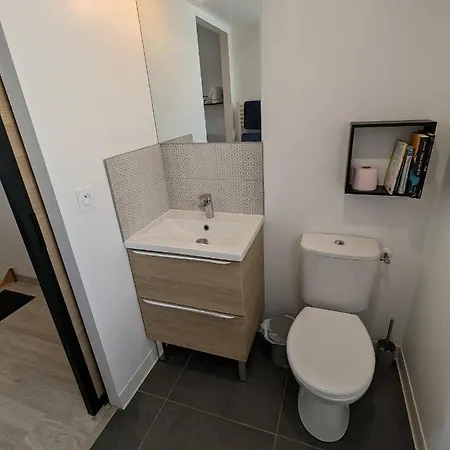 Studio Meuble Tres Agreable Pessac Exterior photo